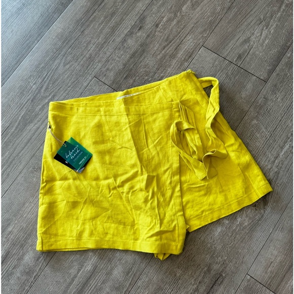 LAST PRICE🍒🤍 FOREVER 21 skirt/shorts 💛 - Picture 2 of 8